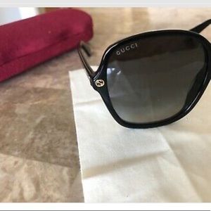 Authentic Black Gucci sunglasses